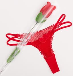 Roos met rode G-string – Origineel Valentijnscadeau voor haar – One size – Lengte 43 cm – Humoristisch en romantisch – Rode lingerie cadeau — thumbnail 4