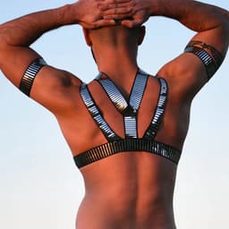 Sexy Heren Harnas met Zilveren Details – Borst - Bondage Lingerie - Mannen - One Size - Feest — thumbnail 2