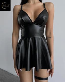 Latex Wetlook Sexy Jurkje – Lingerie Erotisch – Zwart – Lingerie Setje – Luxe Lingerieset – Leren PU Lingerie Jurkje – Leatherlook – Verleidelijk & Mysterieus – Inclusief Chocker – Kinky – BDSM – Festival Outfit – Clubwear – Wasteland – S, M, L, XL — thumbnail 3