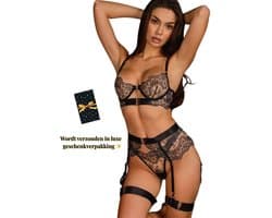 Luxe Lingerieset Dames – Lingerie Erotisch – Sexy Lingerie – 4-delige set – Zwart Kant – Lingerie Setje – Verleidelijke BH met Jarretels & Hoge Taille String – Sexy Lingerie – Chique – Luxe –Boudoir Look – Kinky – Erotisch – Maat XS/S, M, L, XL