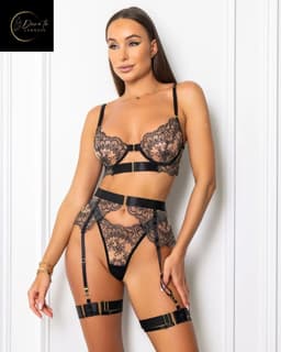 Luxe Lingerieset Dames – Lingerie Erotisch – Sexy Lingerie – 4-delige set – Zwart Kant – Lingerie Setje – Verleidelijke BH met Jarretels & Hoge Taille String – Sexy Lingerie – Chique – Luxe –Boudoir Look – Kinky – Erotisch – Maat XS/S, M, L, XL — thumbnail 3