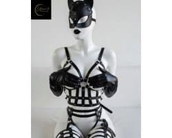 Sexy Lingerieset – Complete Bondageset – Inclusief Masker, Body, Jarretelgordel met Been Straps – Zwart – BDSM – Fetish Lingerie – PU Leer – B.I.T.C.H. – Wasteland – Sexy Lingerie – Kinky Lingerie – Erotische Lingerie – Dare to Undress – One Size