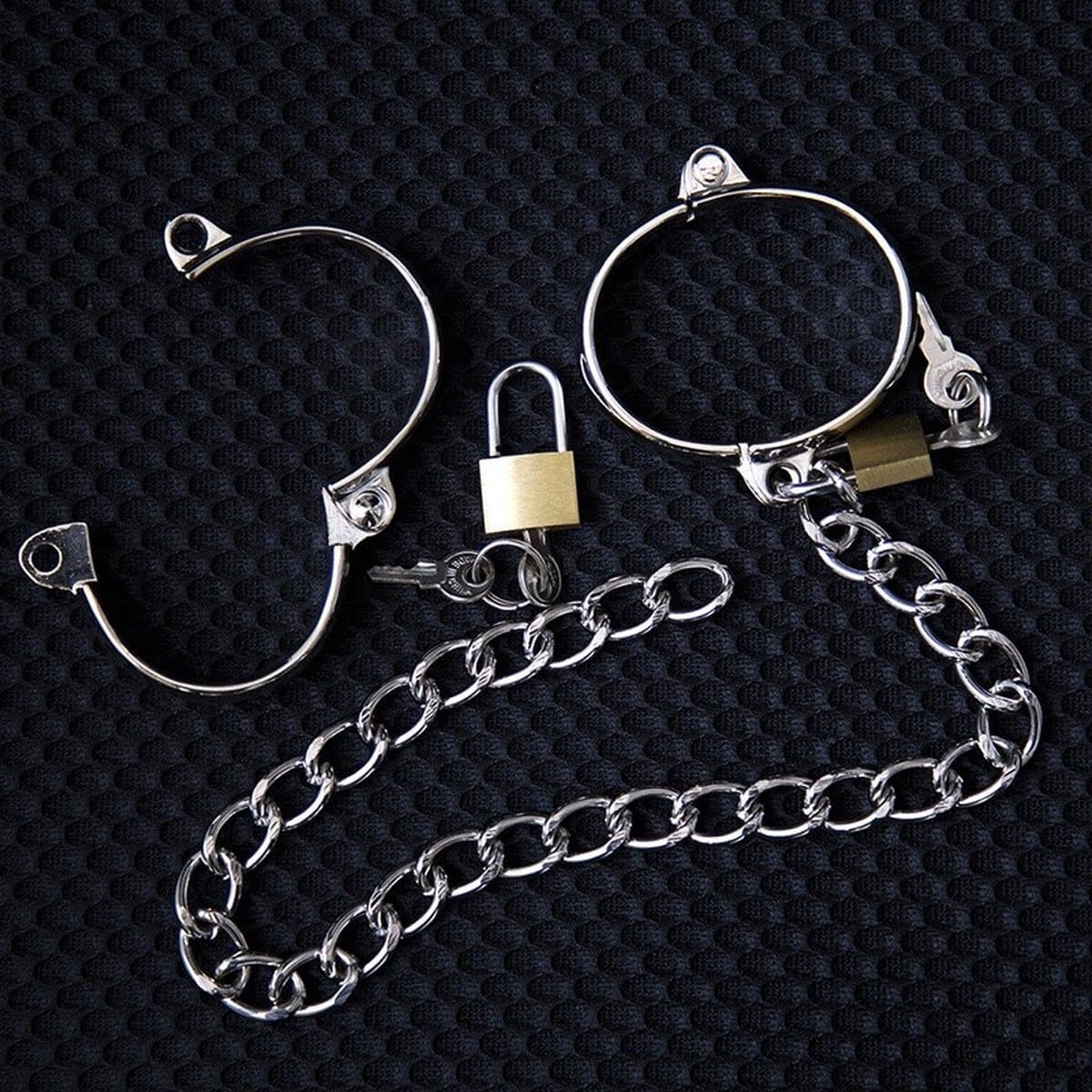 Nooitmeersaai -Zilveren voetboeien met ketting - 9,2 x 7,3 cm — afbeelding 1