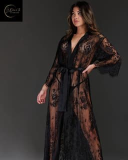 Luxe Erotische Kimono Dames – Sexy Lingerie – Lingerie Erotisch – Zwart – Transparante Kant Kimono – Verleidelijke lingerie & ochtendjas – High End – Chique – Clubwear – Satijn Strikceintuur– Elegante Nachtkleding – Dare to Undress – S, M, L, XL,XXL — thumbnail 2