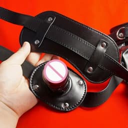 Fetisj PU Lederen bondage masker met gag penis - Mondknevel BDSM masker - Blinddoek - Gespen en riemen - Verstelbaar - One size — thumbnail 3