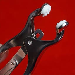 Oneay Tepelklemmen met Ketting – Verzwaarde Tepelklemmen met Bel – BDSM Lichaamsklemmen voor Vrouwen en Mannen – Niet-Piercing Body Sieraden – Verstelbare Nipple Clamps met Gewicht Ballen – Erotische Accessoires voor Stellen (Zilver) — thumbnail 4
