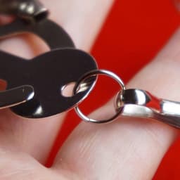 Oneay Tepelklemmen met Ketting – Verzwaarde Tepelklemmen met Bel – BDSM Lichaamsklemmen voor Vrouwen en Mannen – Niet-Piercing Body Sieraden – Verstelbare Nipple Clamps met Gewicht Ballen – Erotische Accessoires voor Stellen (Zilver) — thumbnail 5