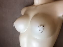 TOUCHEMOI fake tepelpiercing Cassandra Silver | nikkelvrij tepeljuweel van DQ staal | fake piercings zonder magneten — thumbnail 2