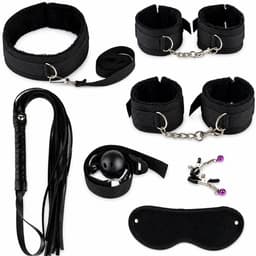 TJ Essentials 7 Delige BDSM Set – Bondageset – Sekspeeltjes – Zweep – Handboeien Halsband – Blinddoek – Gag Ball – Tepelklemmen – Zwart — thumbnail 1