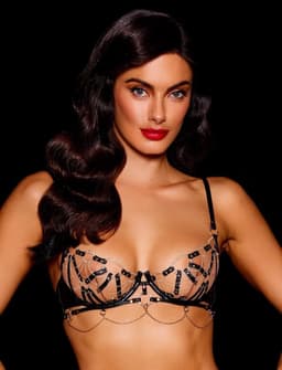 Luxe Lingerieset Dames – Lingerie Erotisch – Sexy Lingerie – 4-delige set – Zwart – Lingerie Setje – Verleidelijke BH met Jarretels & Hoge Taille String – Sexy Lingerie – Chique – Luxe –Boudoir Look – Kinky – Erotisch – Dare to Undress –Maat XS, S, M — thumbnail 2