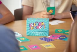 Muziekspel Kaarten - Feestspel Trivia - Groepsactiviteit - 192 Diverse Kaarten - 15x7cm - Groen Blauw — thumbnail 5