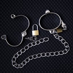 Nooitmeersaai - Handboeien met ketting en sloten - Metaal - Zilver - 8x6.3cm — thumbnail 3