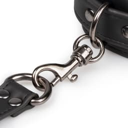 EasyToys - Fetish Set met Halsband, Enkelboeien en Handboeien - Duurzaam - Bondage Set - BDSM Set - Bondage Sex Toys voor Vrouwen en Mannen - Zwart — thumbnail 7