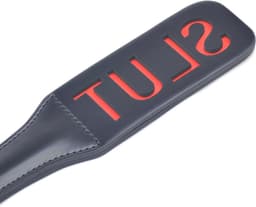 Spanking Paddle Slut - SM attribuut - Hoogwaardig kwaliteit - Voor volwassenen - Zwart - Kunststof - Spannend voor koppels - Sex speeltjes - Sex toys - Makkelijk in gebruik - Erotiek - Bondage - Sexspelletjes voor mannen en vrouwen — thumbnail 3