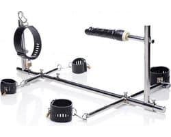 Imprisoned Bondagerek Met Dildo