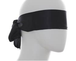 Zijde Masker Zwart - Mooie zijde Blinddoek - Ideaal item voor sex spelletjes - Voor koppels - Leuk cadeau voor je partner - Spannend - Sex toys - Spannend attribuut - Seksspeeltjes Voor Koppels - Makkelijk in gebruik - Kunststof - Sex speeltjes