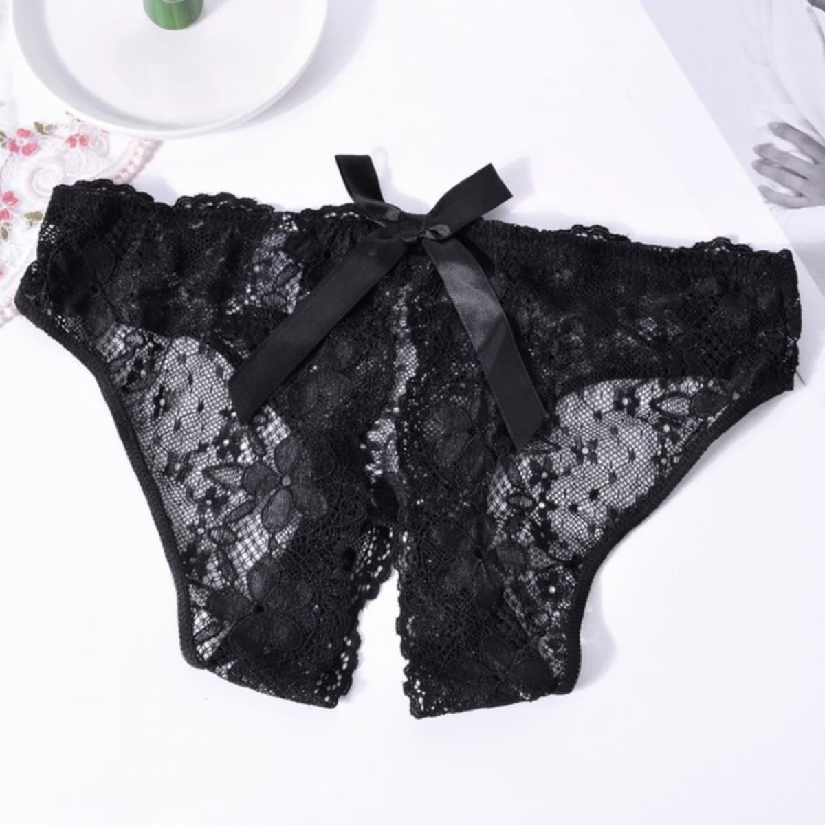 Sexy Slip met Kant - Open Kruis - Zwart Kant - Erotisch Design met Bloemen en Strik - One Size String - Dames Onderbroek - Lingerie / Ondergoed — afbeelding 1